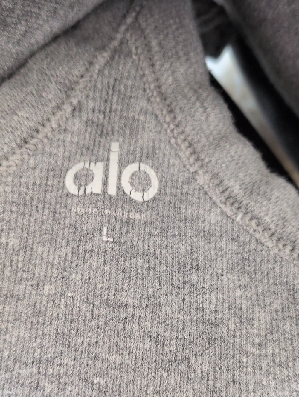 ALO Yoga Light Gray Ribbed Crossover Sports Bralette - Picture 5 of 5